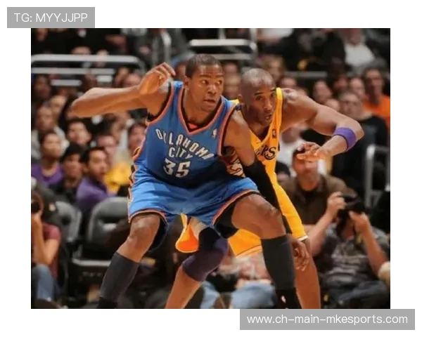 NBA转身背扣无比流畅：运动中的艺术与极致表现