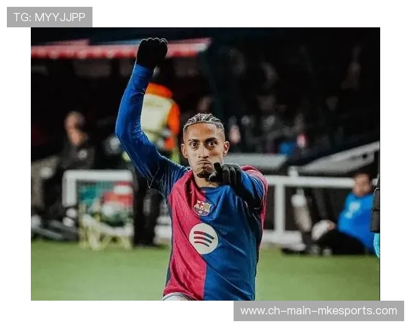 巴萨前场逼抢成功,拉菲尼亚反击中再下一城 巴萨前场逼抢成功,拉菲尼亚反击中再下一城